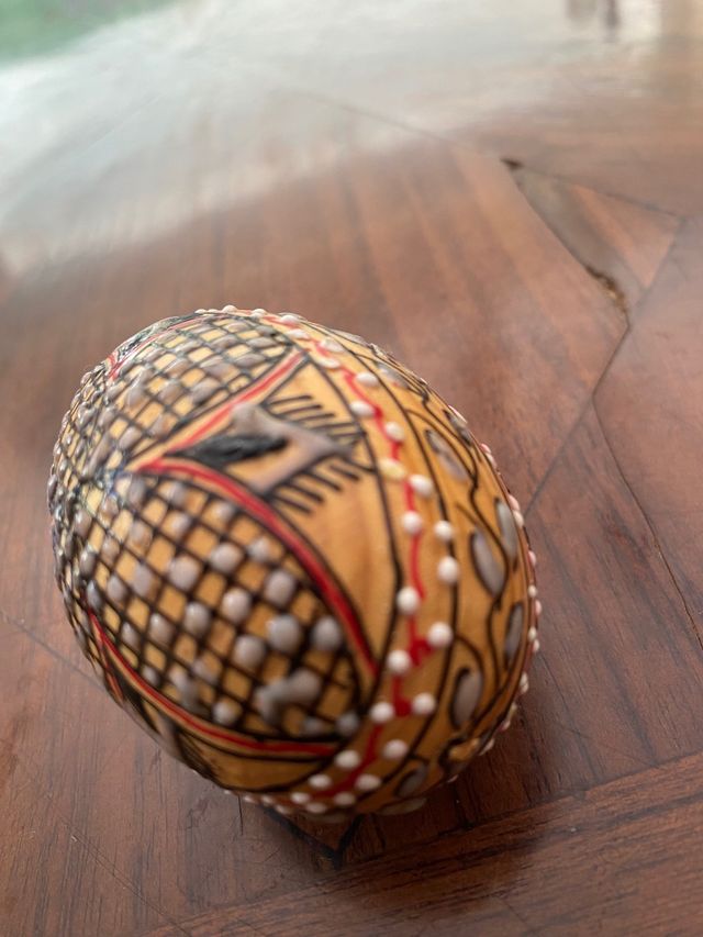 Huevos de madera decorados Rumania