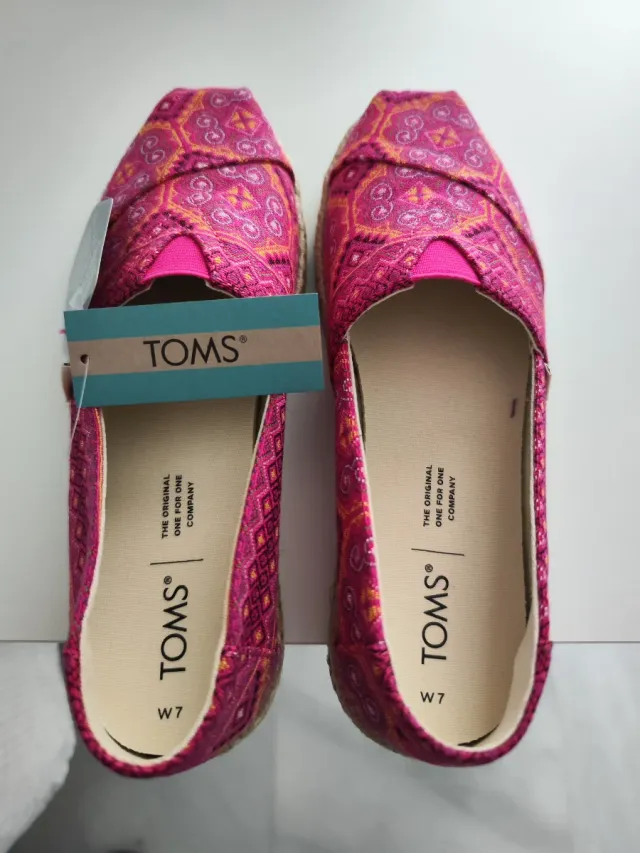Zapatillas TOMS Rosadas con Estampado. T/ 37