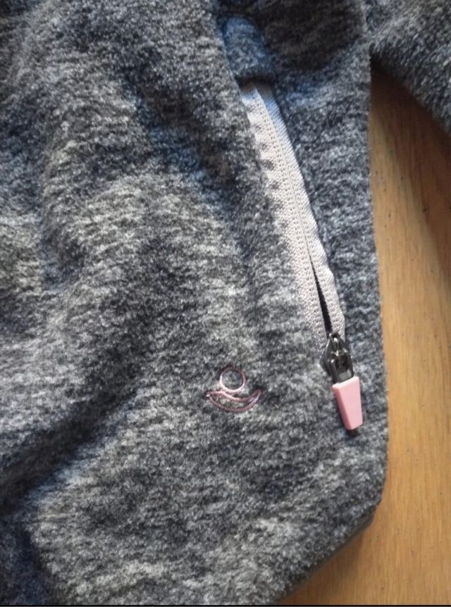 Forro polar Runfit gris oscuro con rosa