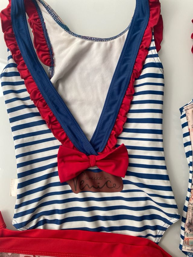 Bañadores y pareo Anekke con estampado