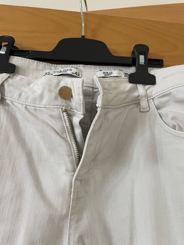 Pantalón vaquero blanco