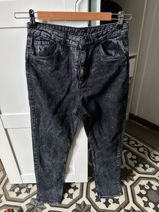 Pantalón mom gris efecto lavado