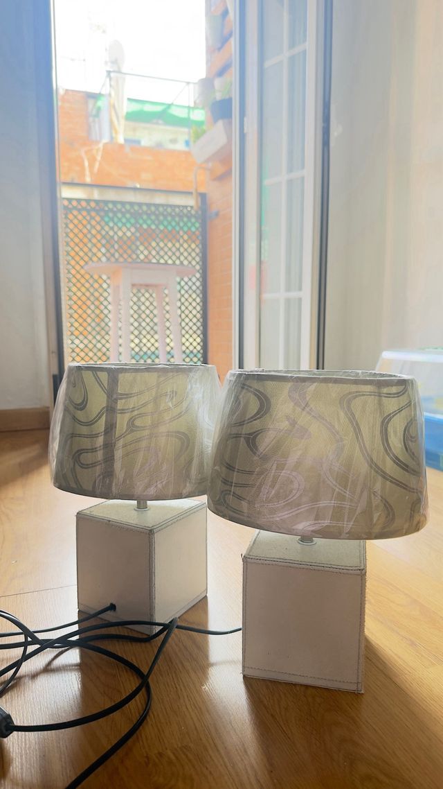 2 Lámparas Mesita Noche Nuevas