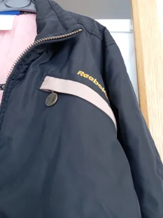 Chaqueta Reebok Negra y Rosa