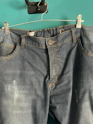 Pantalón vaquero moto