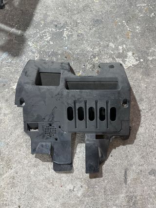 Embellecedor bajo volante Audi A4 B6