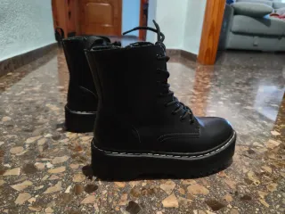 Botines negros con plataforma, casi nuevas