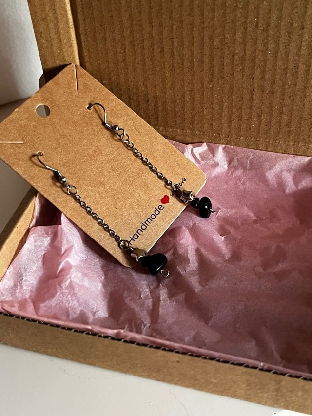 Pendientes artesanales con ónix y estrella