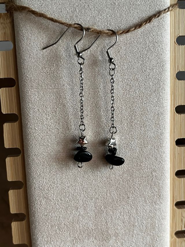 Pendientes artesanales con ónix y estrella