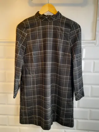 Vestido de cuadros Zara