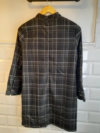 Vestido de cuadros Zara