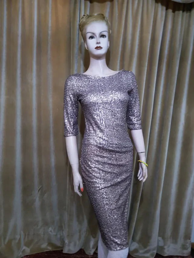 Vestido lentejuelas dorado/plateado talla única.