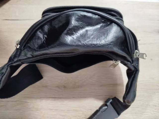 Riñonera TOD BODSON Negra Piel