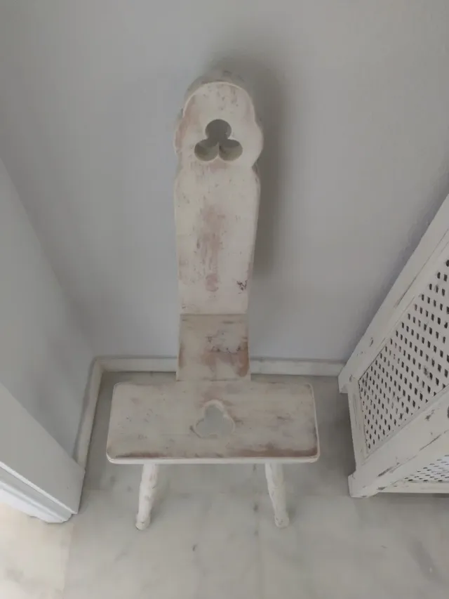 Silla decorativa de madera