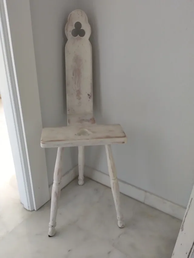 Silla decorativa de madera