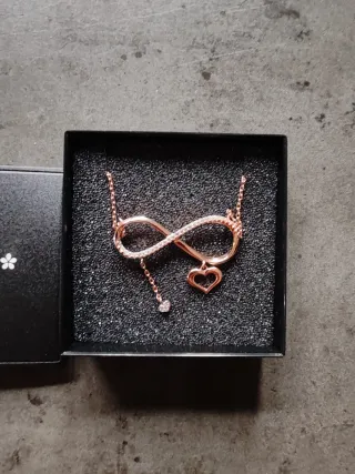 Collana con infinito e cuore