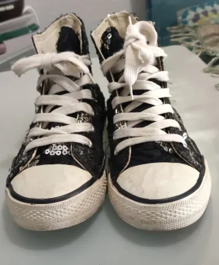 Zapatillas altas negras con lentejuelas