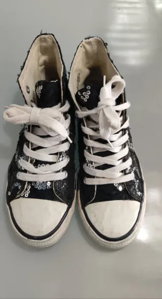 Zapatillas altas negras con lentejuelas