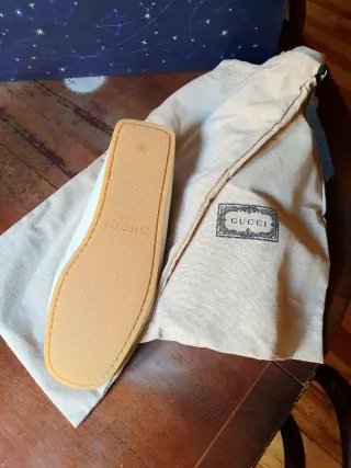 Mocasines Gucci Blanco y Dorado