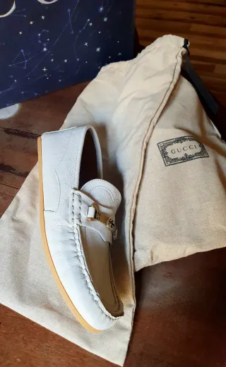 Mocasines Gucci Blanco y Dorado