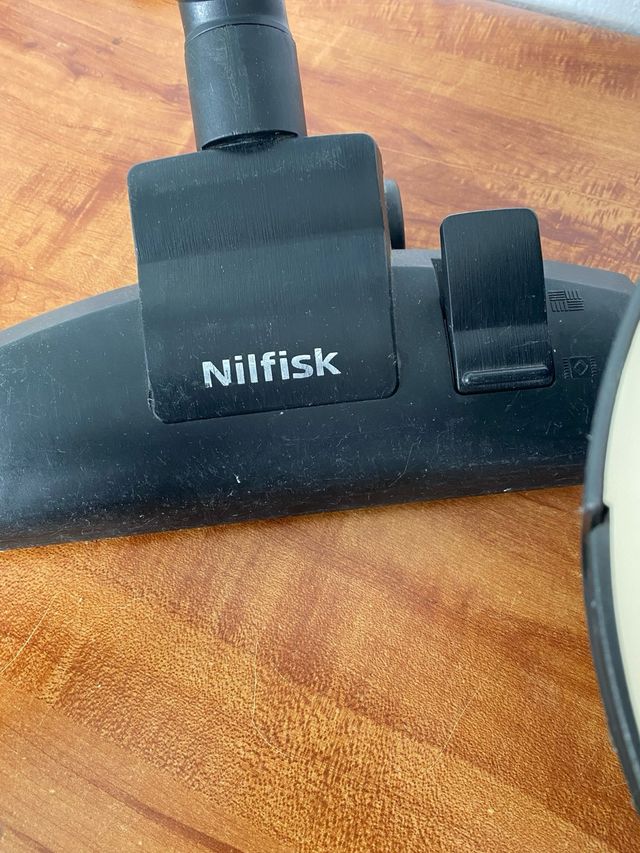 Aspiradora Nilfisk Coupe Neo 1600W