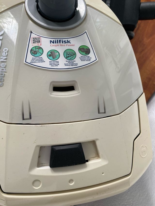 Aspiradora Nilfisk Coupe Neo 1600W