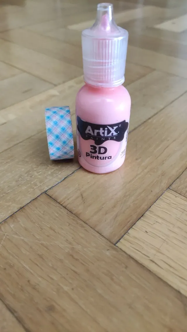 5 revistas de top model, pintura 3D y cinta