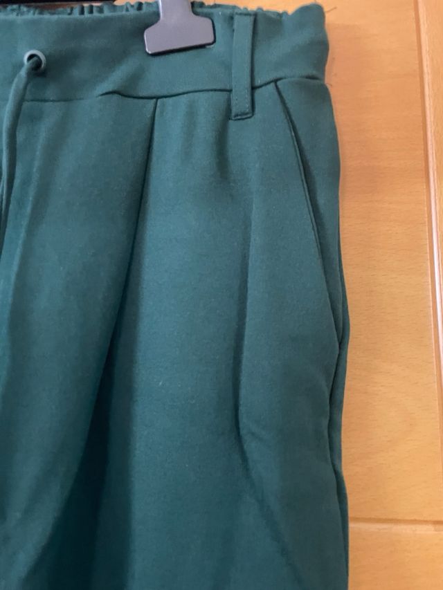 Pantalón verde talla L