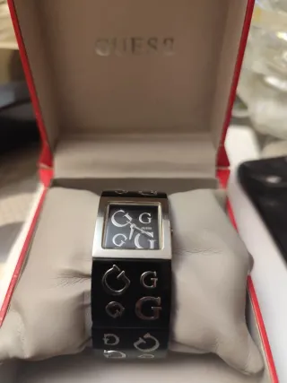 Reloj Guess Mujer Negro y Plateado