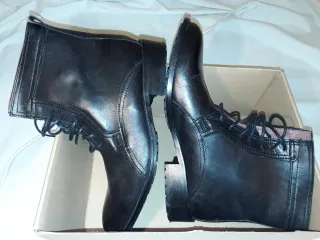 Botas de cuero negras