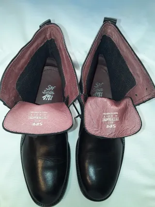 Botas de cuero negras