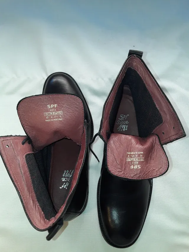 Botas de cuero negras