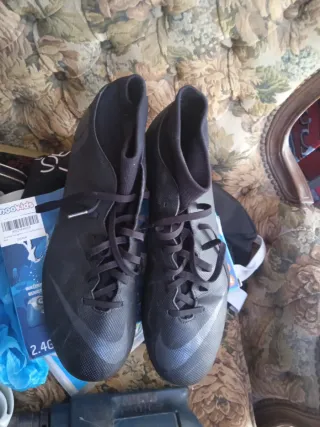Botas de fútbol Nike Talla 45
