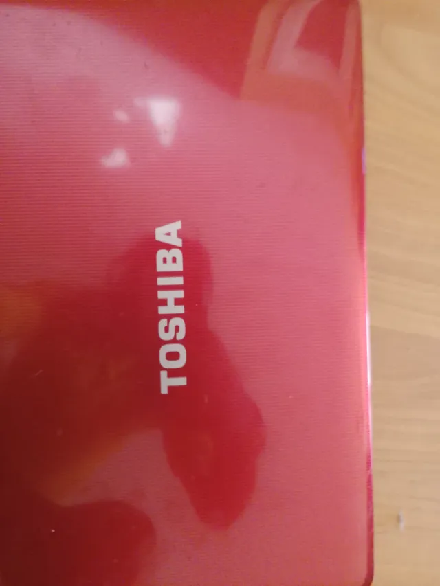 Toshiba Portátil Despiece Rojo