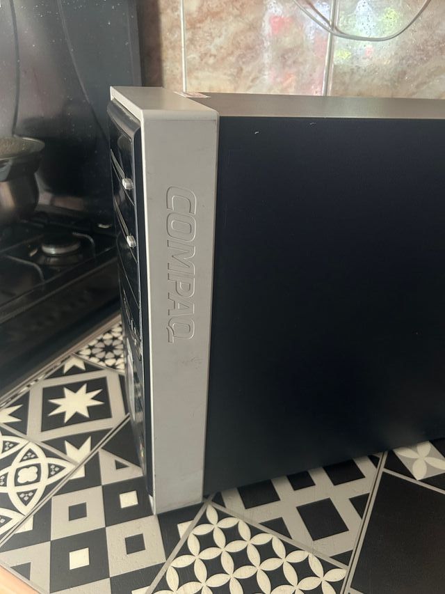 Torre Compaq Presario AMD Athlon 64