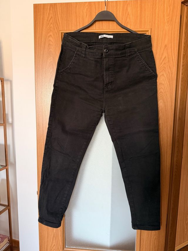 Pantalón Zara baggy negro