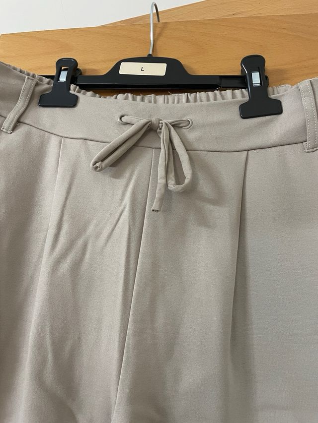 Pantalón beige