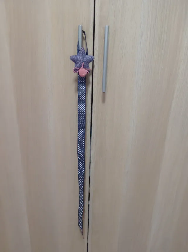 Cajita con cinta y ganchitos