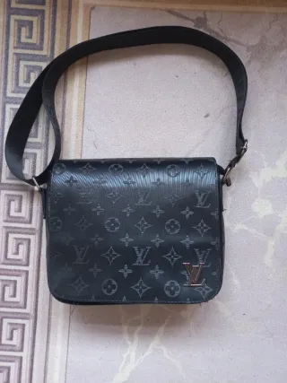 Bandolera Louis Vuitton Negra y plateada