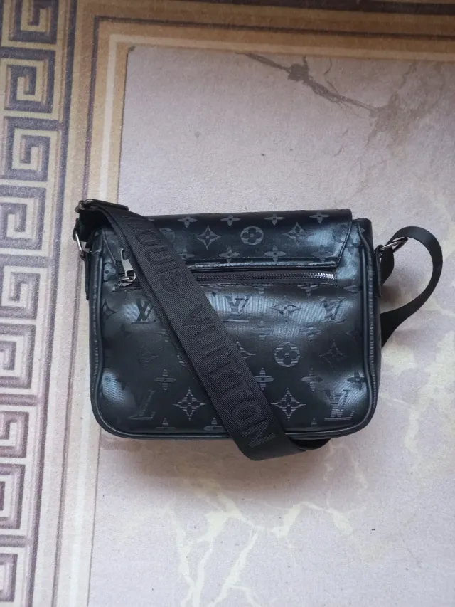 Bandolera Louis Vuitton Negra y plateada