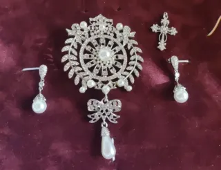 Aderezo plateado para niña