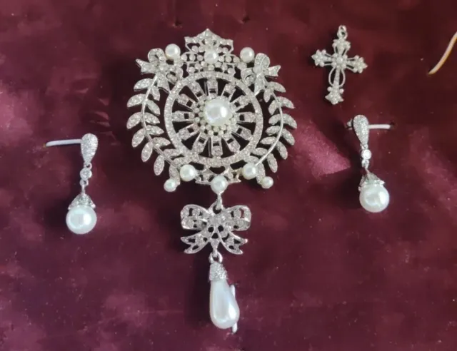 Aderezo plateado para niña