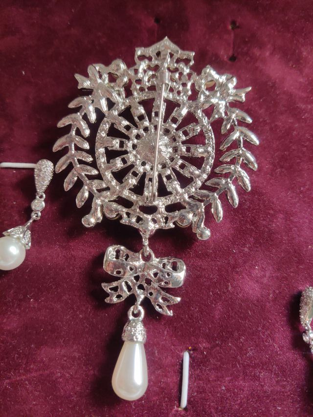 Aderezo plateado para niña