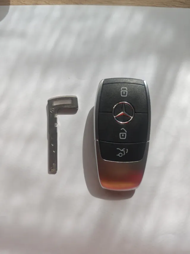 Llave Mercedes con Mando y Hoja