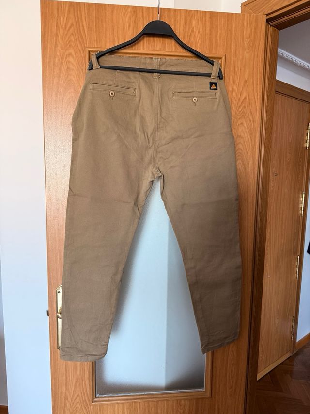 Pantalón Zara baggy marrón