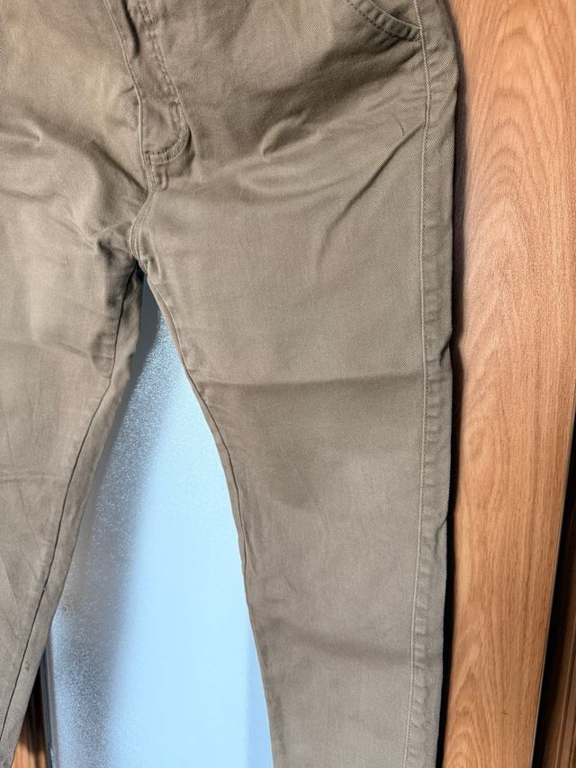 Pantalón Zara baggy marrón