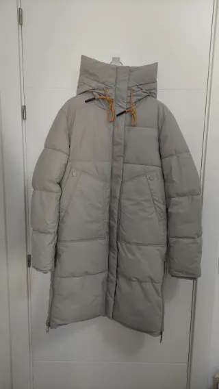 Abrigo impermeable cálido