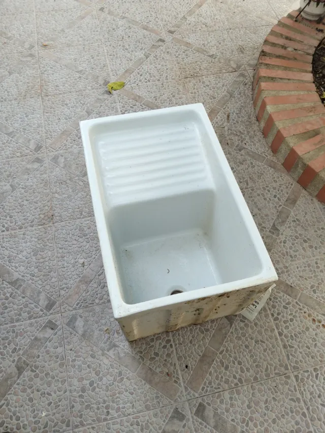 Pila  lavar recoger en Zamoranos Priego de Córdoba