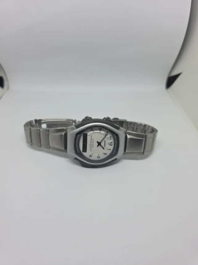 Relógio Casio AQ-140W 1737