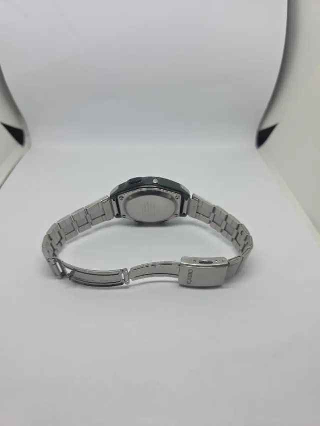 Relógio Casio AQ-140W 1737